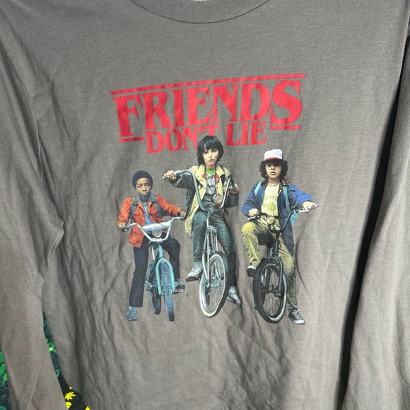 Stranger Things Other - Stranger Things ‘Friends Don’t Lie’ Long Sleeve Tee - Gray Size Medium